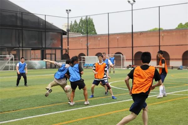 上海光华学院美高校区足球友谊告别赛图片5