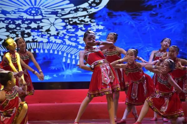 广州市增城区凤凰城中英文学校小学舞蹈比赛图片6
