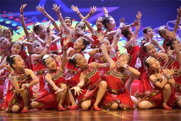 广州市增城区凤凰城中英文学校小学舞蹈比赛图片7
