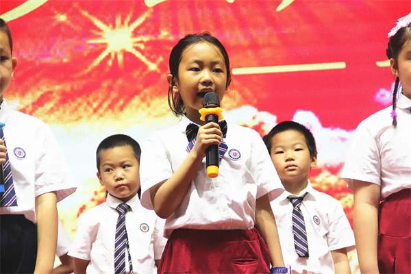 北京力迈中美国际学校庆祝建党100周年诗歌朗诵活动图片4