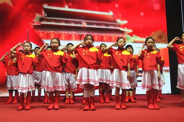 北京力迈中美国际学校庆祝建党100周年诗歌朗诵活动图片11