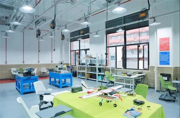 上海托马斯实验学校实验室图片