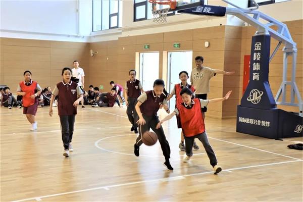 上海托马斯实验学校校园篮球联赛图片5