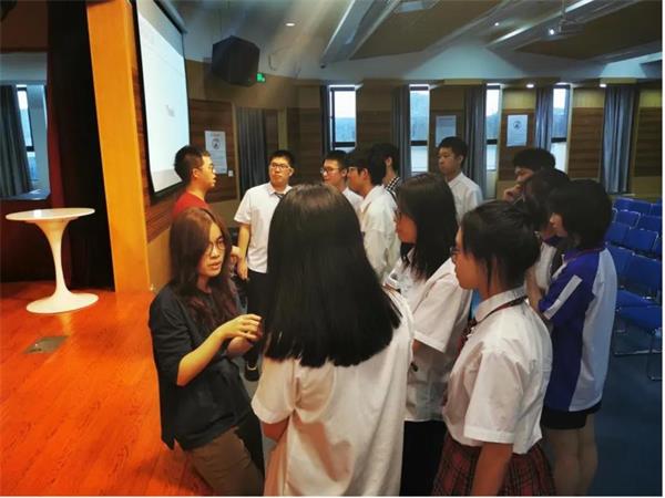 芝加哥大学校友来访杭州外国语学校剑桥高中图片3