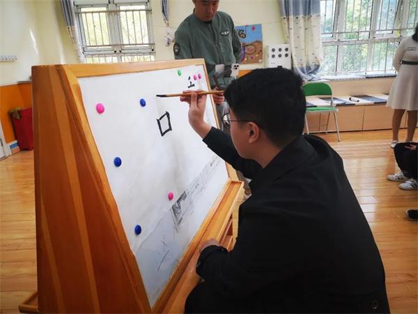 幼儿园中国软笔书法教研活动图片2