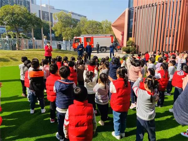 消防员叔叔走进上海青浦区圣地雅歌幼儿园图片2
