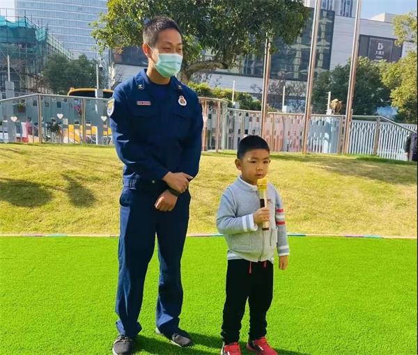 消防员叔叔走进上海青浦区圣地雅歌幼儿园图片3